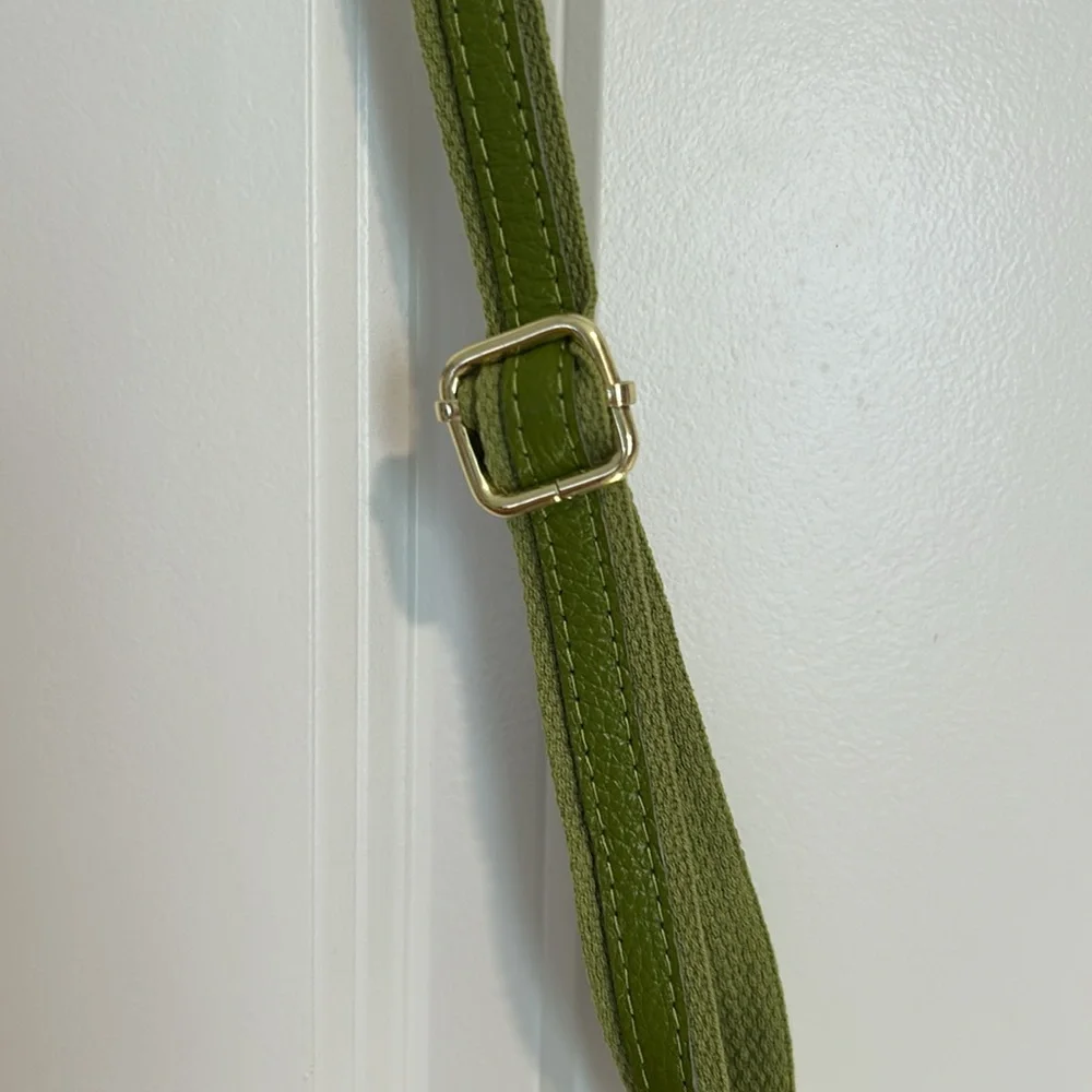 Green Women's Crossbody Bag/ Wristlet with Adjustable Straps - Picture 5 of 5